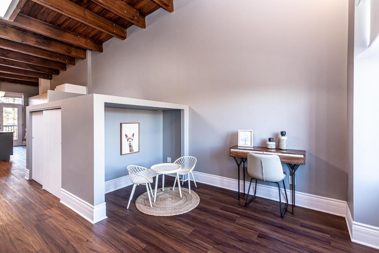 Family Friendly 3-bedroom Beauty In Le Plateau By Denstays *