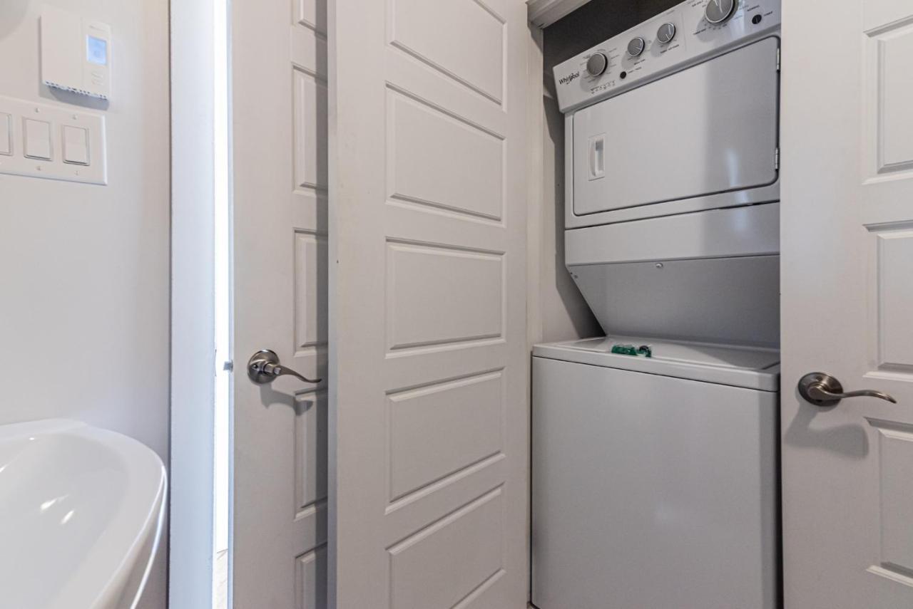 Welcoming And Homey Unit Near Mount Royal By Denstays *