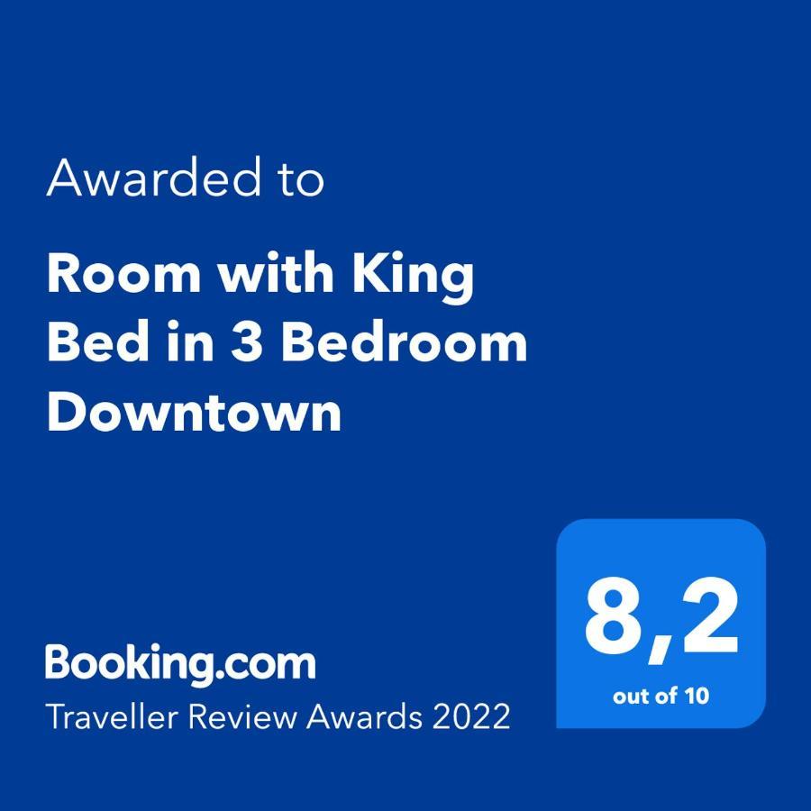 With King Bed In Shared 3 Bedroom Downtown Homestay Montreal
