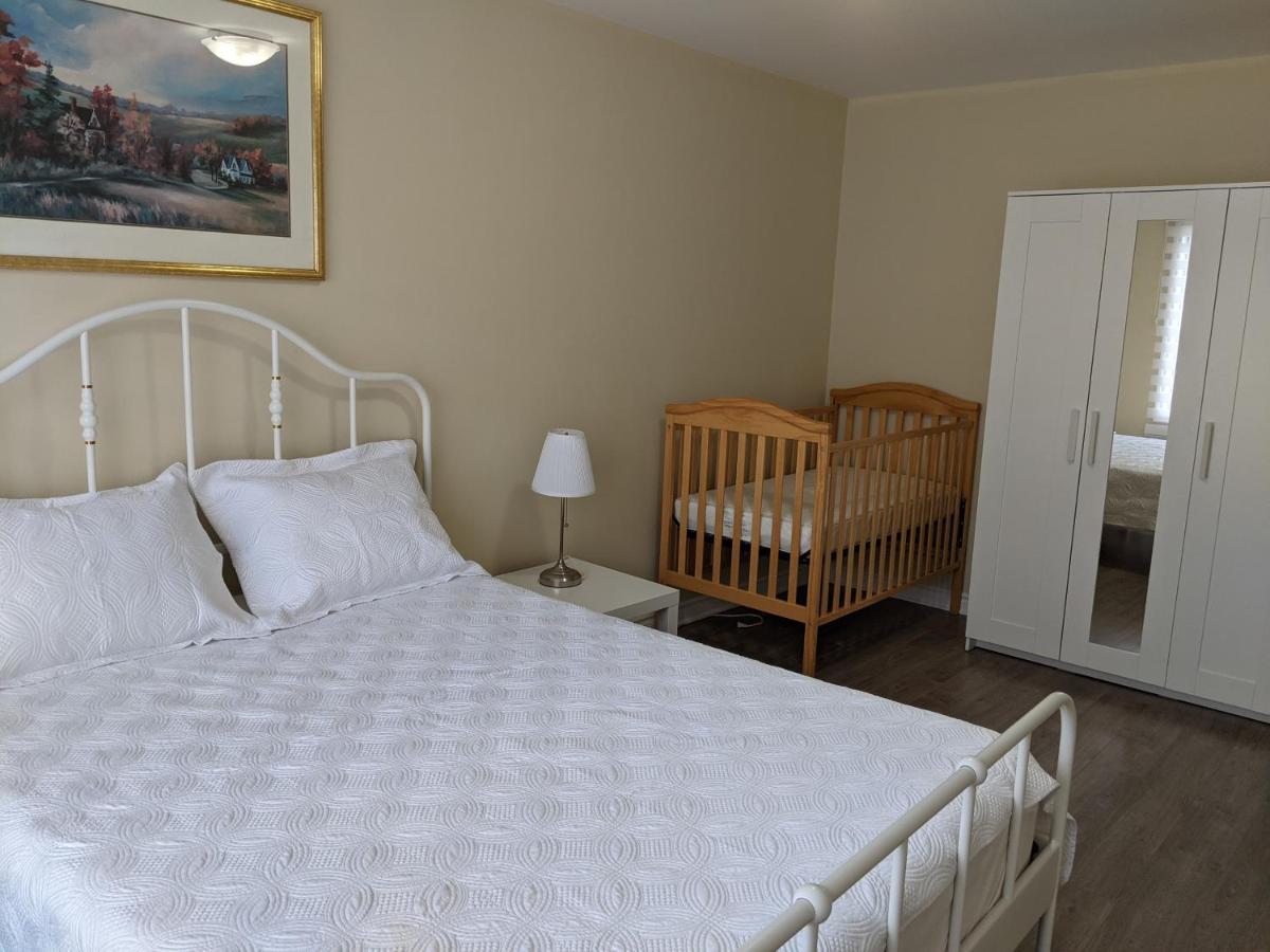 3 Bdr Appartement,wifi,netflix Free Parking * Montreal