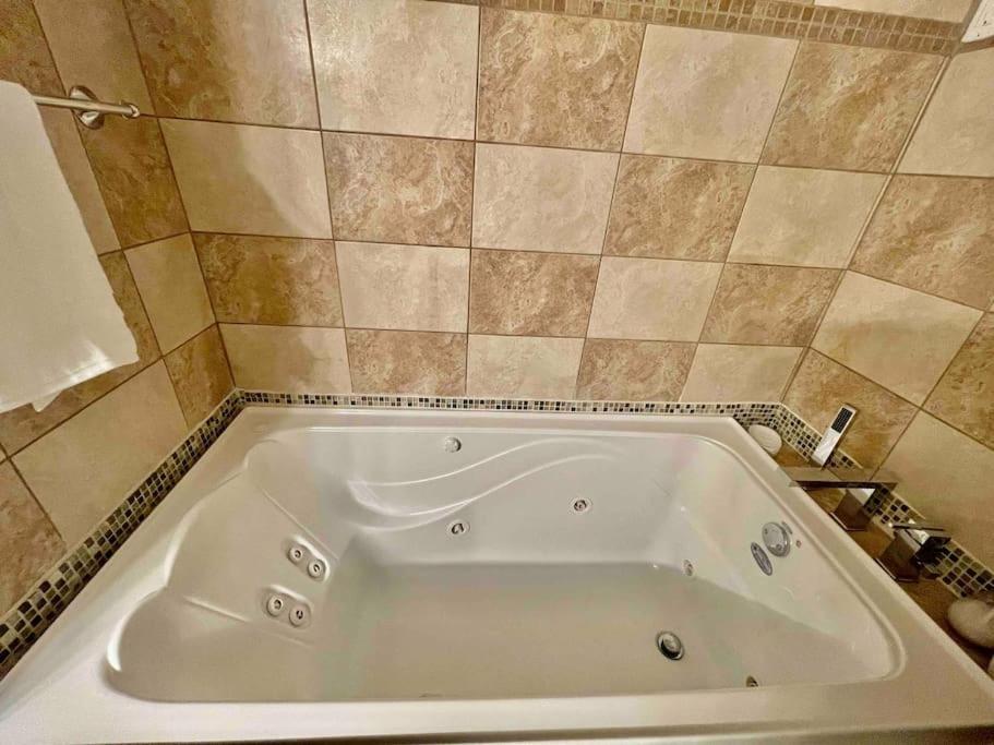 Cozy Place Renovated In Saint Leonard Wifi+netflix Villa *