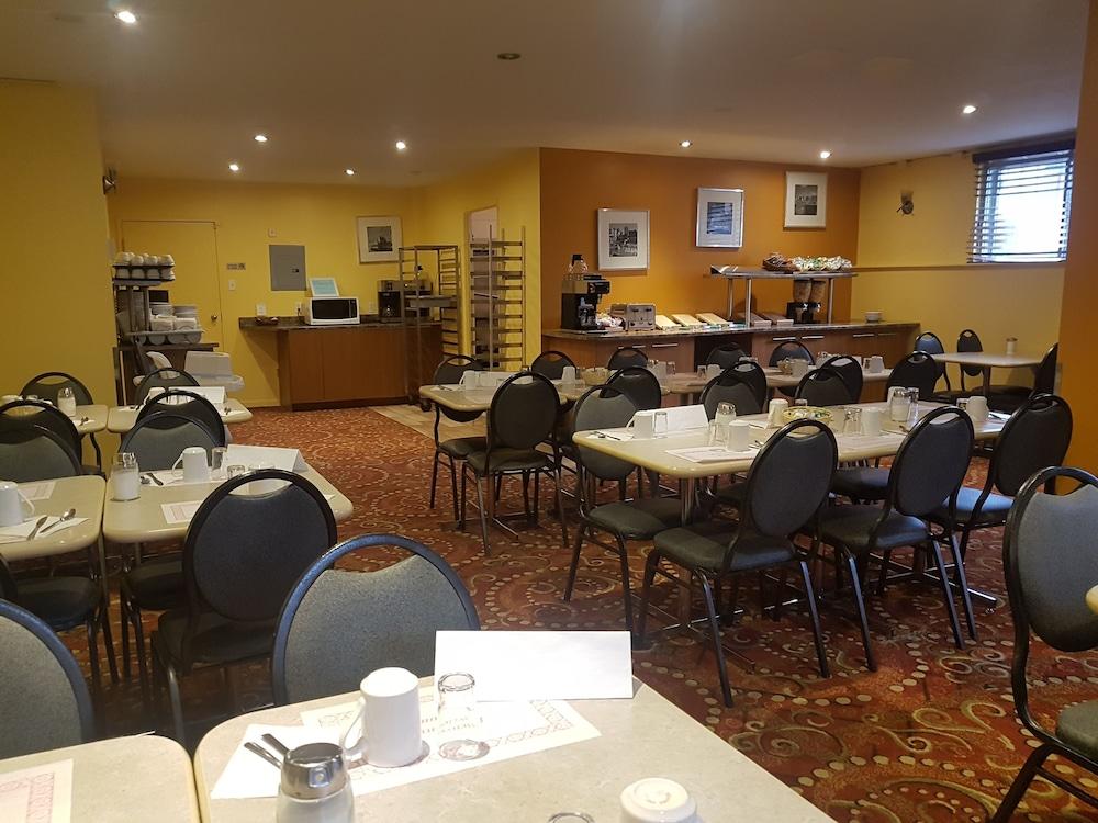 Le Roberval Hotel Montreal