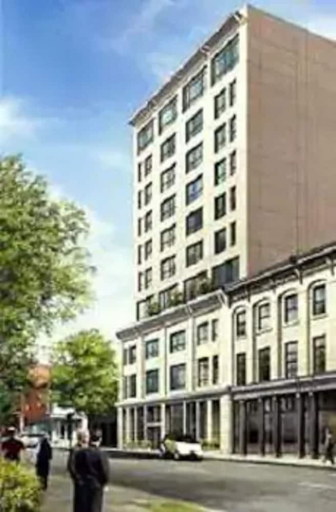 Le Dauphin Centre-ville Montreal