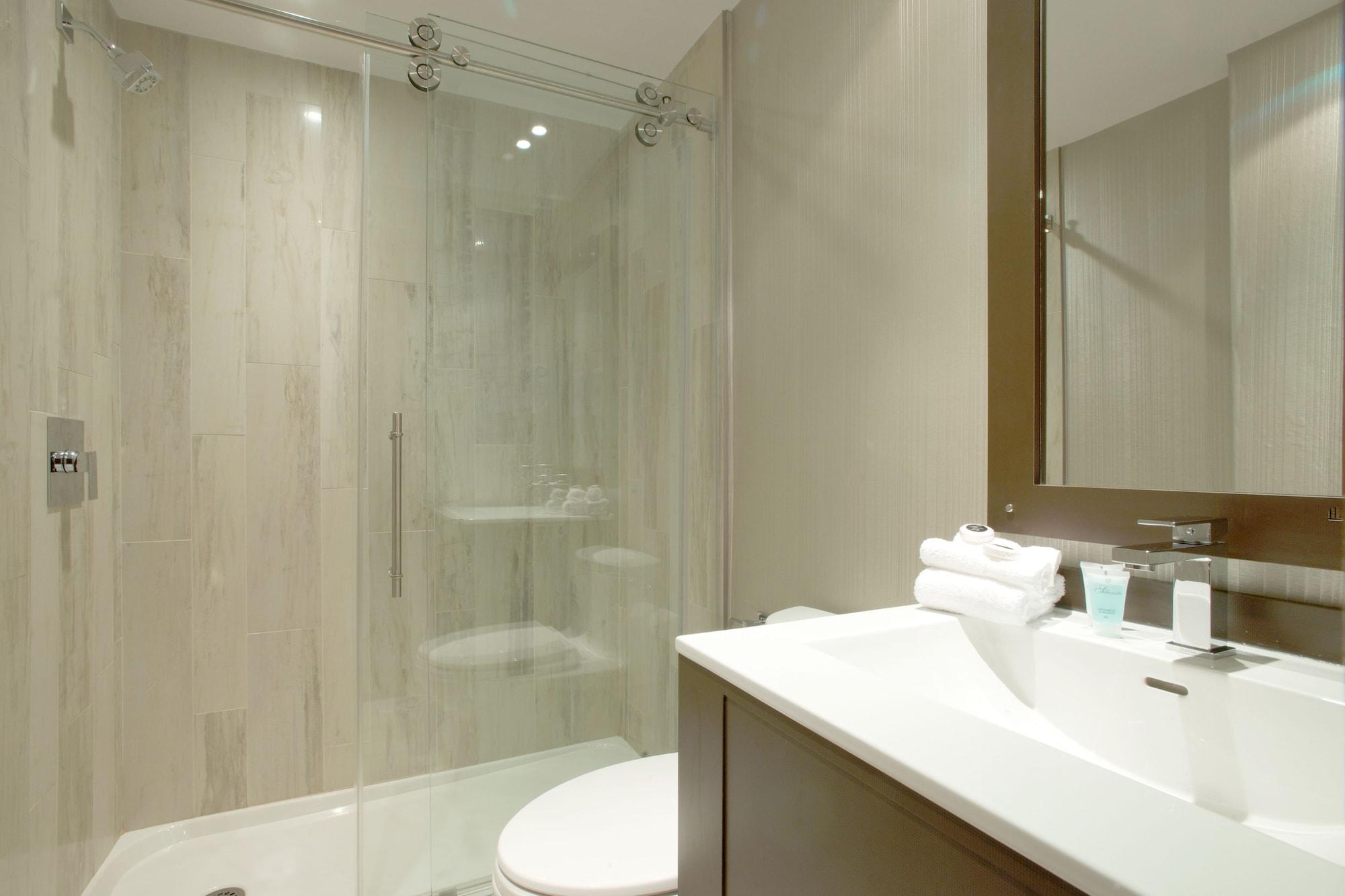 Hotel Le Chabrol & 3*