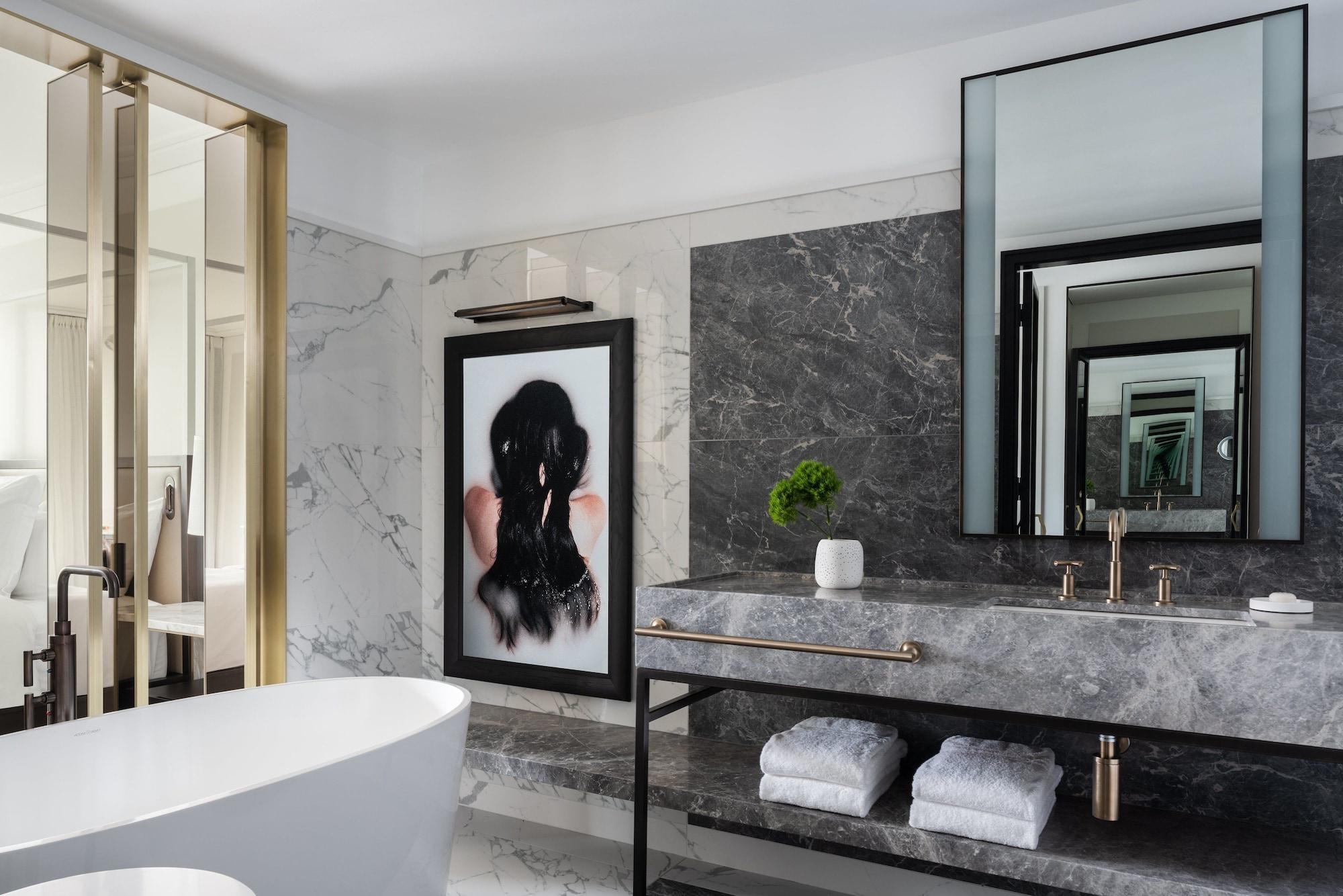 Four Seasons 5*