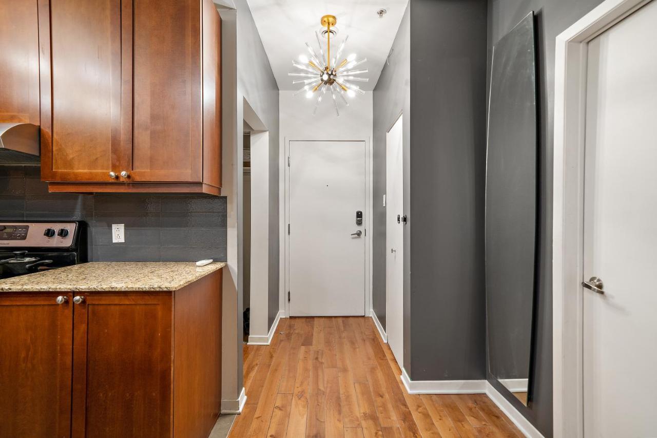 Le Moyen By Restavio * Montreal