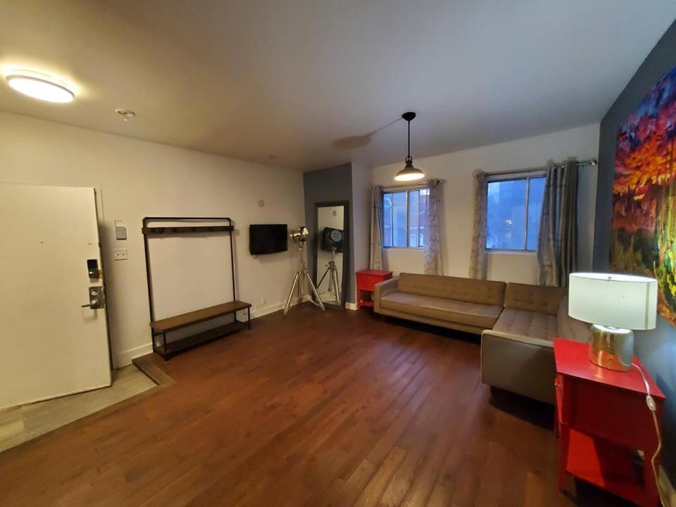 Full Kitchen / Metro Atwater / High Speed Internet * Montreal