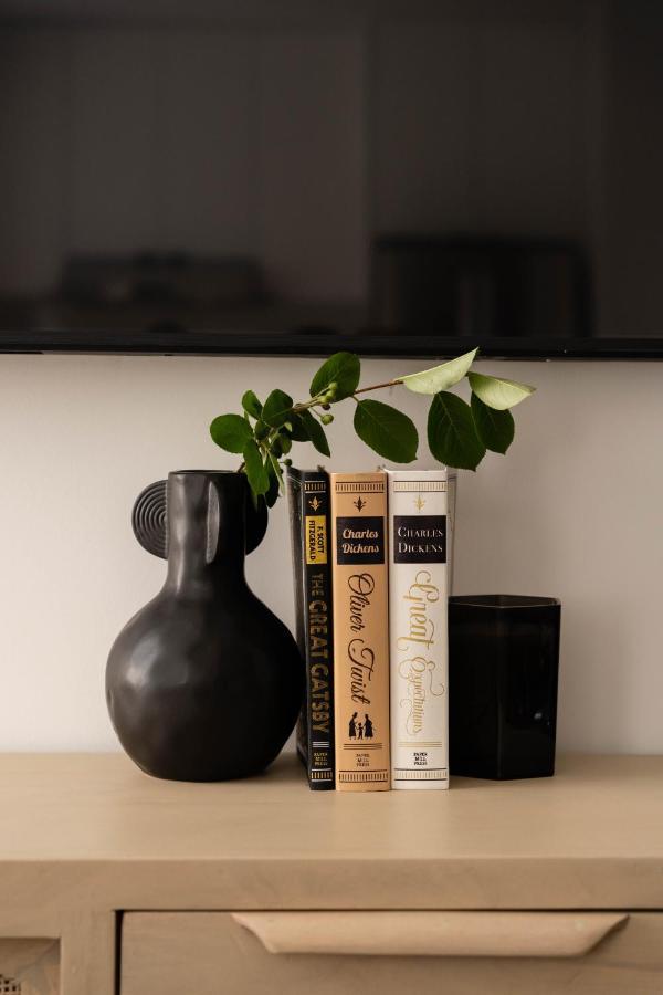 Knox - Downtown Apartment Montreal