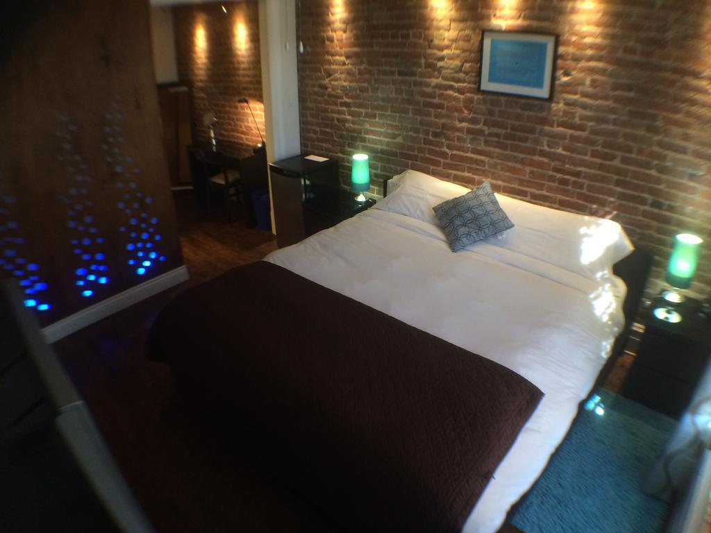 Atmosphere Bed & Breakfast 3*