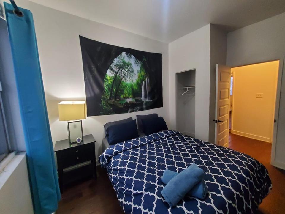 Full Kitchen / Metro Atwater / High Speed Internet Homestay *