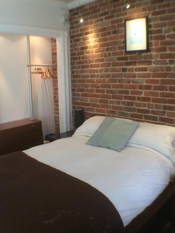 Atmosphere Bed & Breakfast 3*