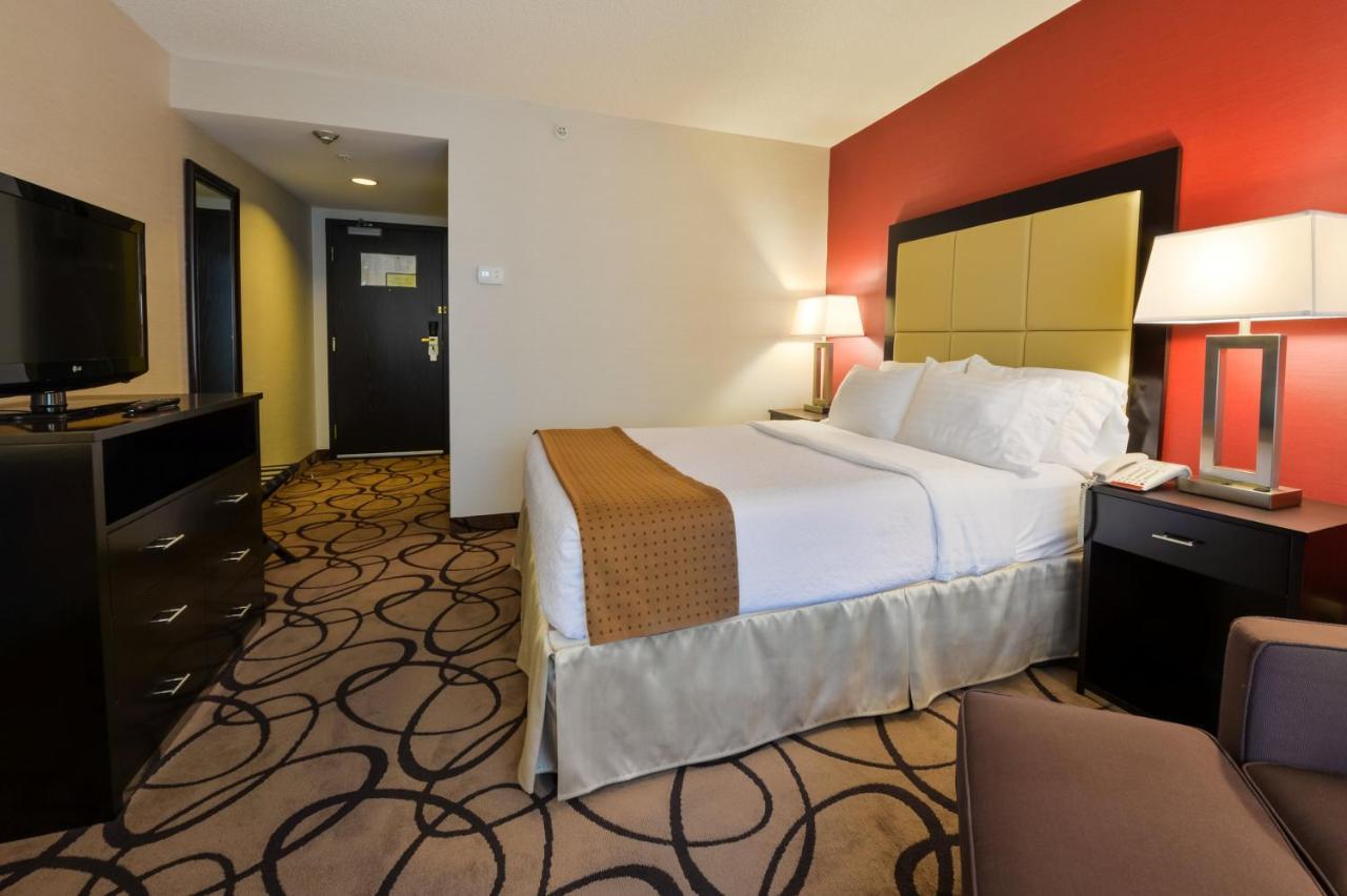 Centre Downtown By Ihg Hotel 4*