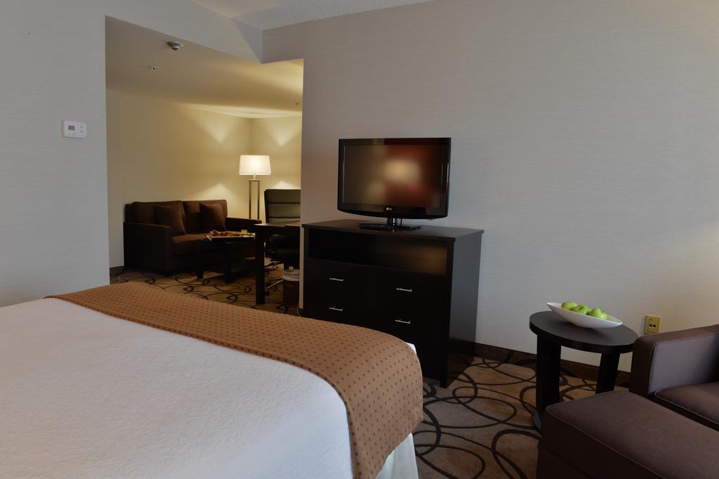 Centre Downtown By Ihg Hotel 4*