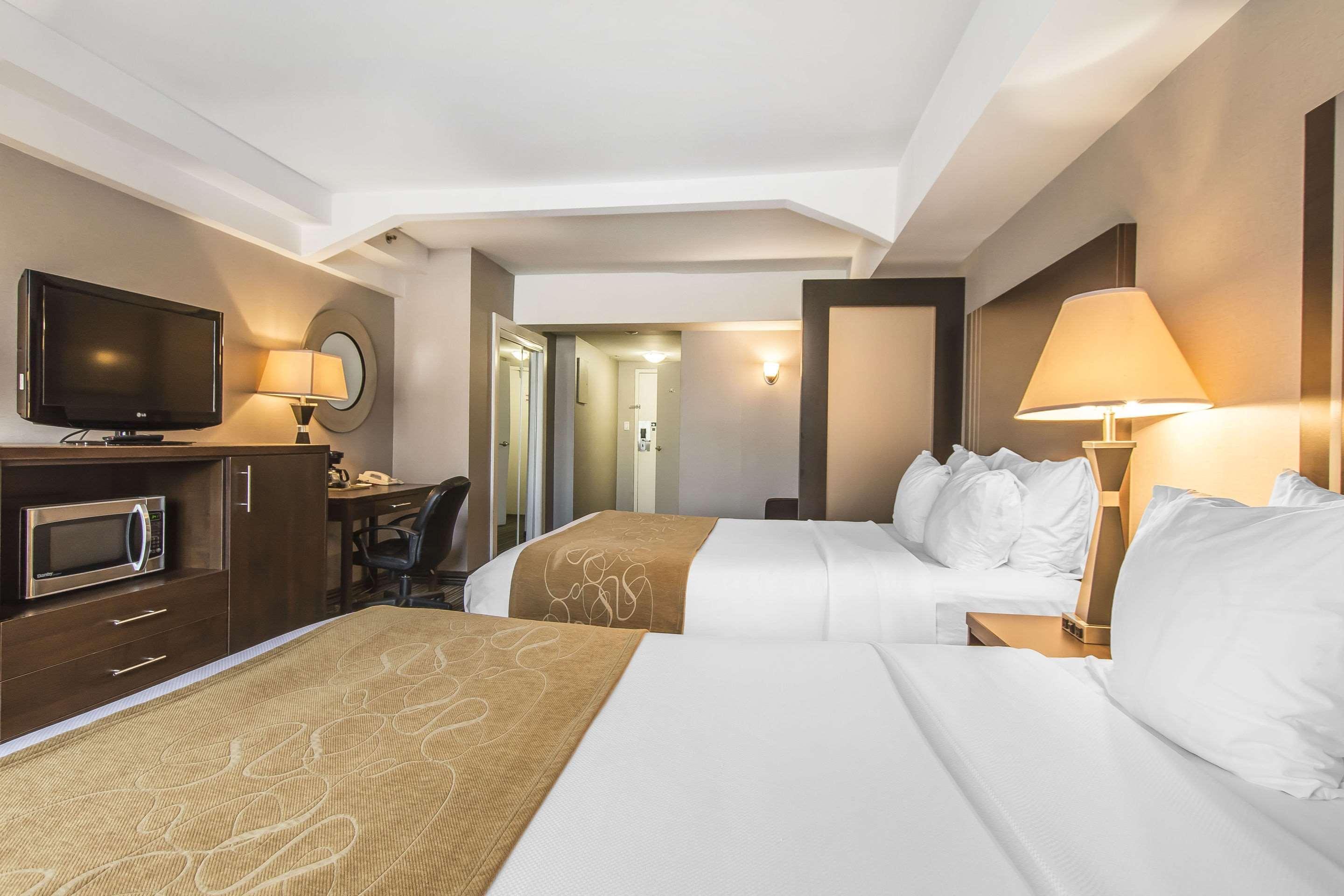 Comfort Downtown 3* Montreal
