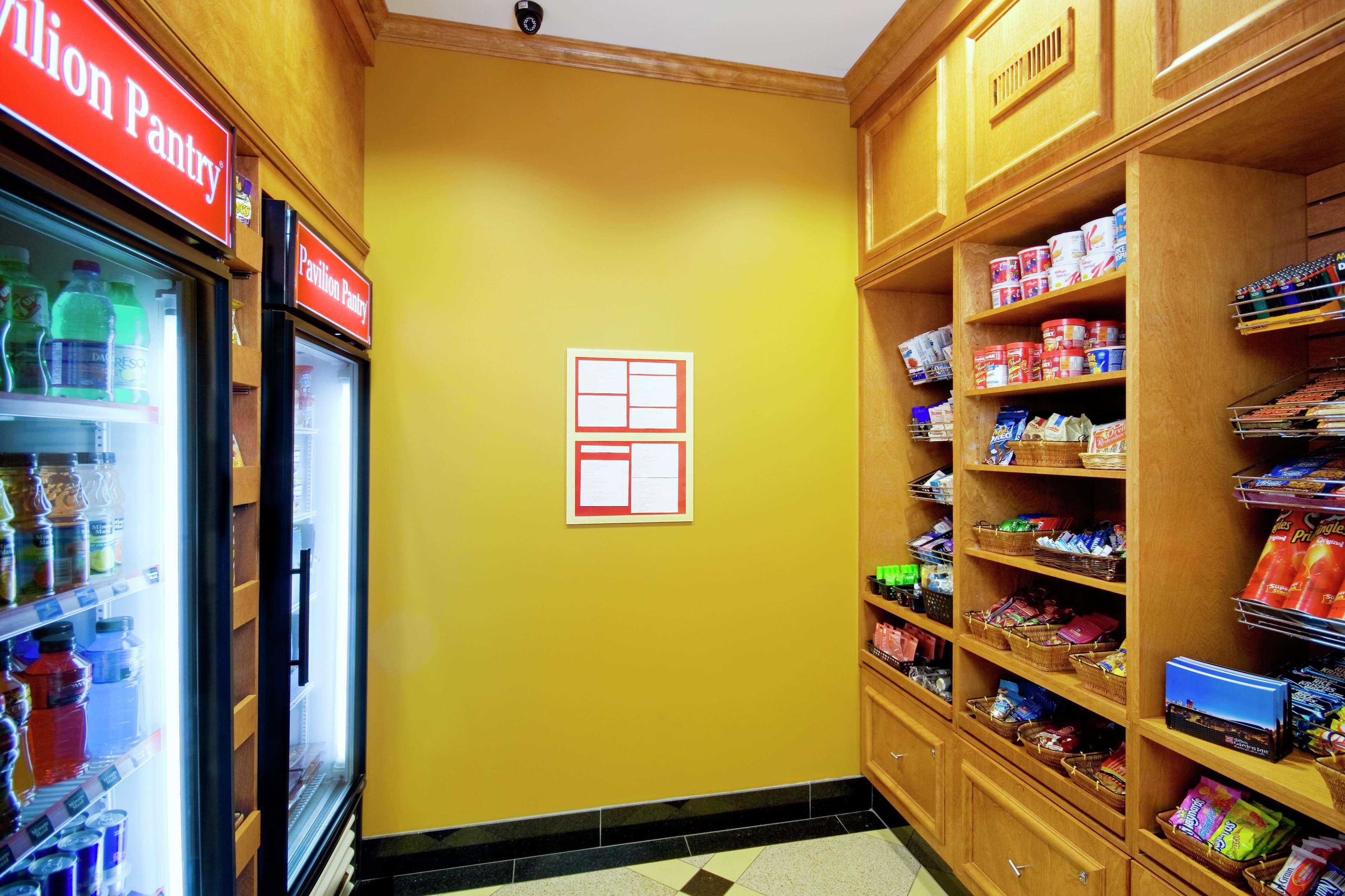 Hilton Garden Centre-ville Hotel 4*