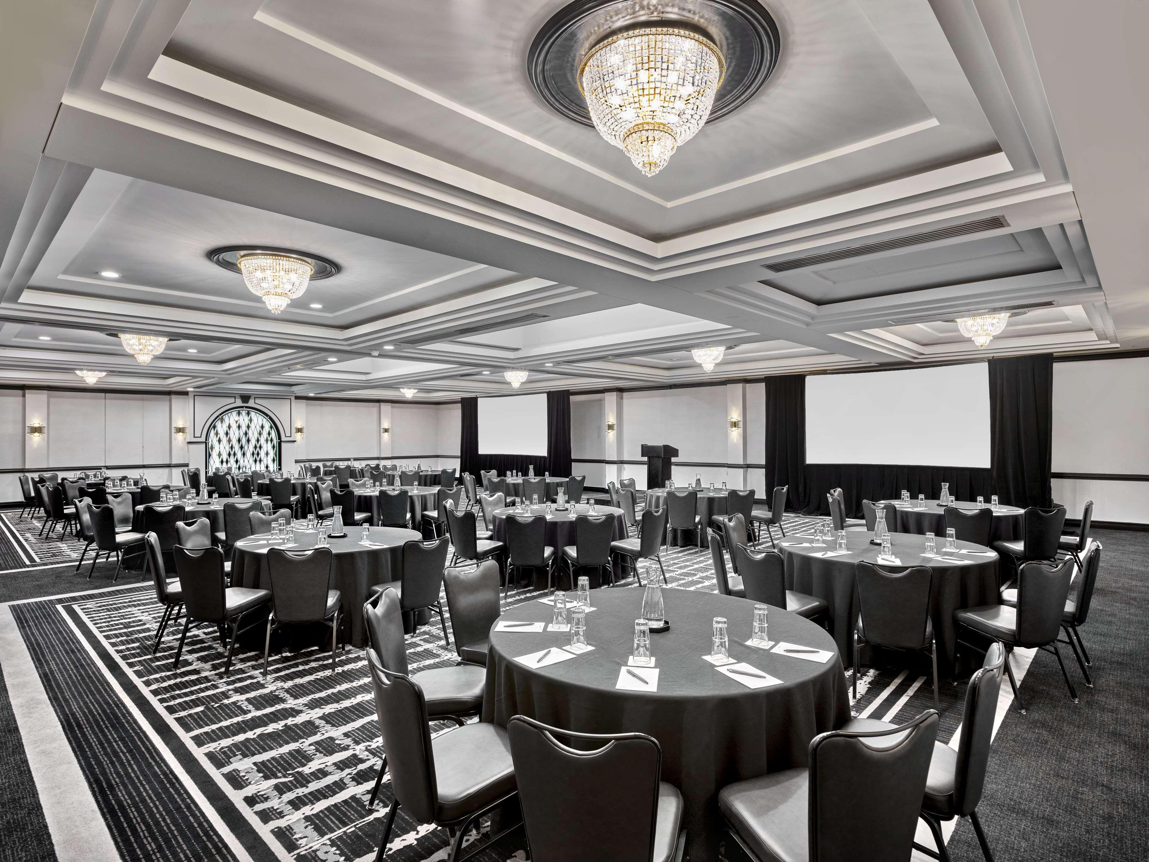Vogue Downtown, Curio Collection By Hilton 4*