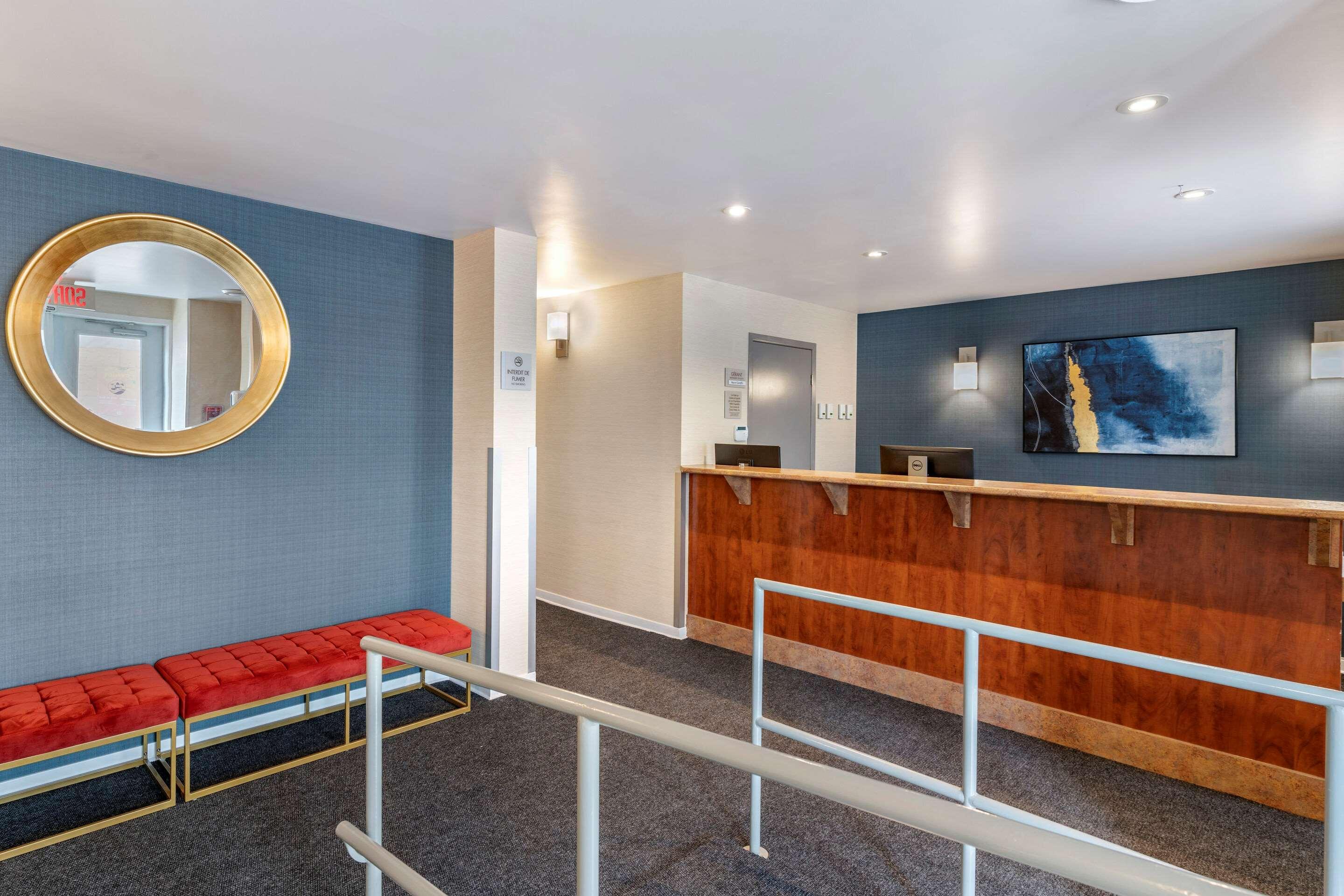 Econo Hotel 2*