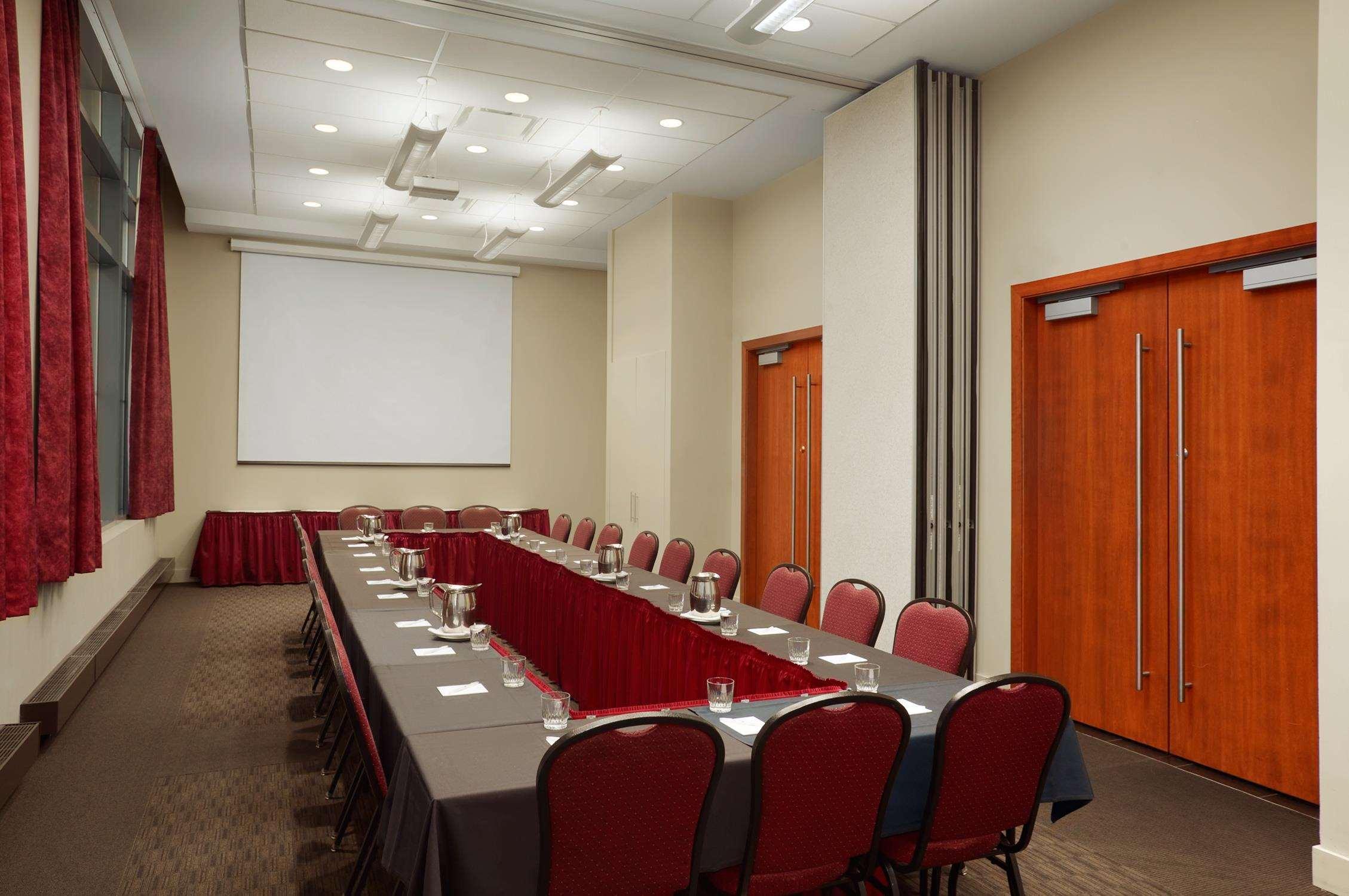 Embassy By Hilton - Hotel 4*