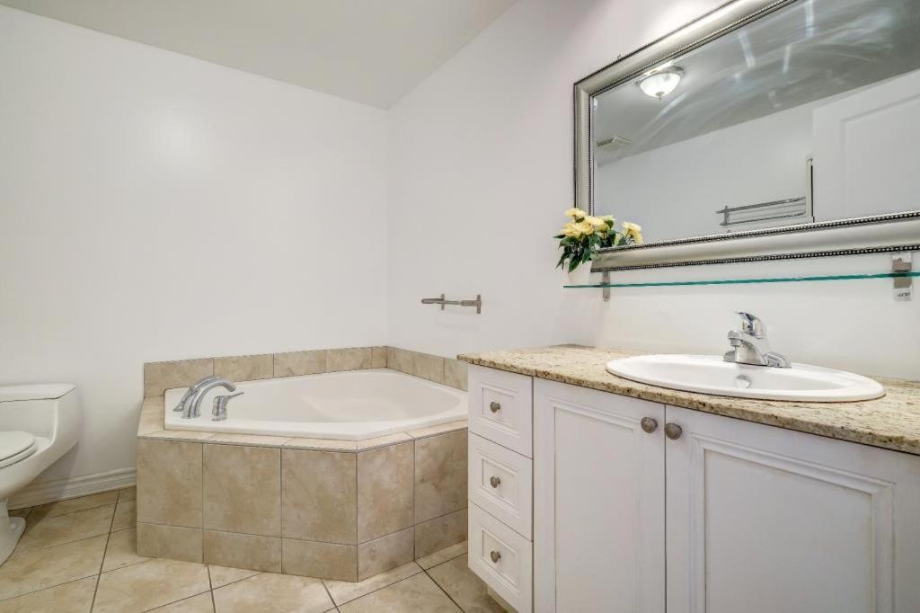 Apartment Comfort Townhouse Close To Airport