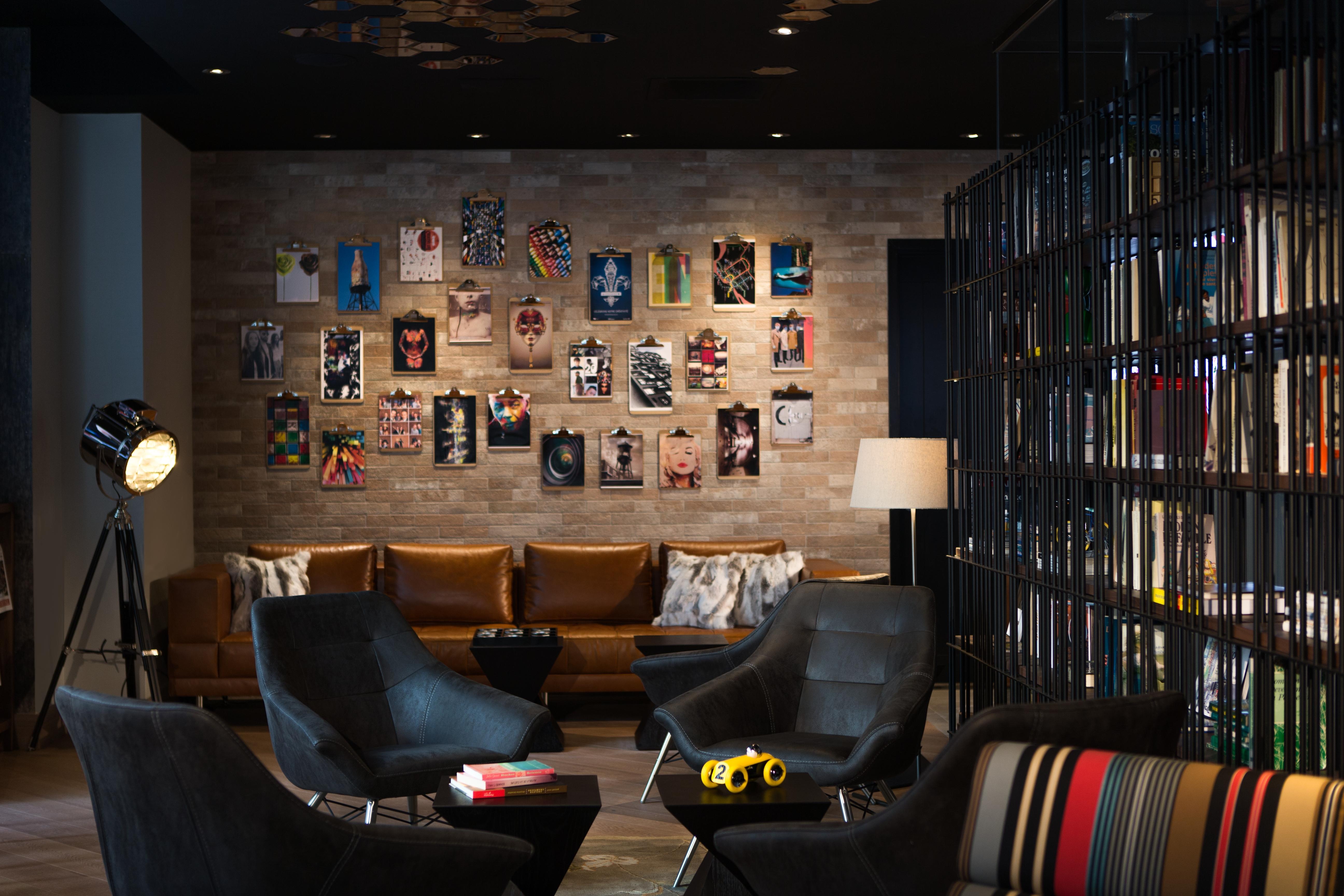 Hotel Renaissance Downtown 4*