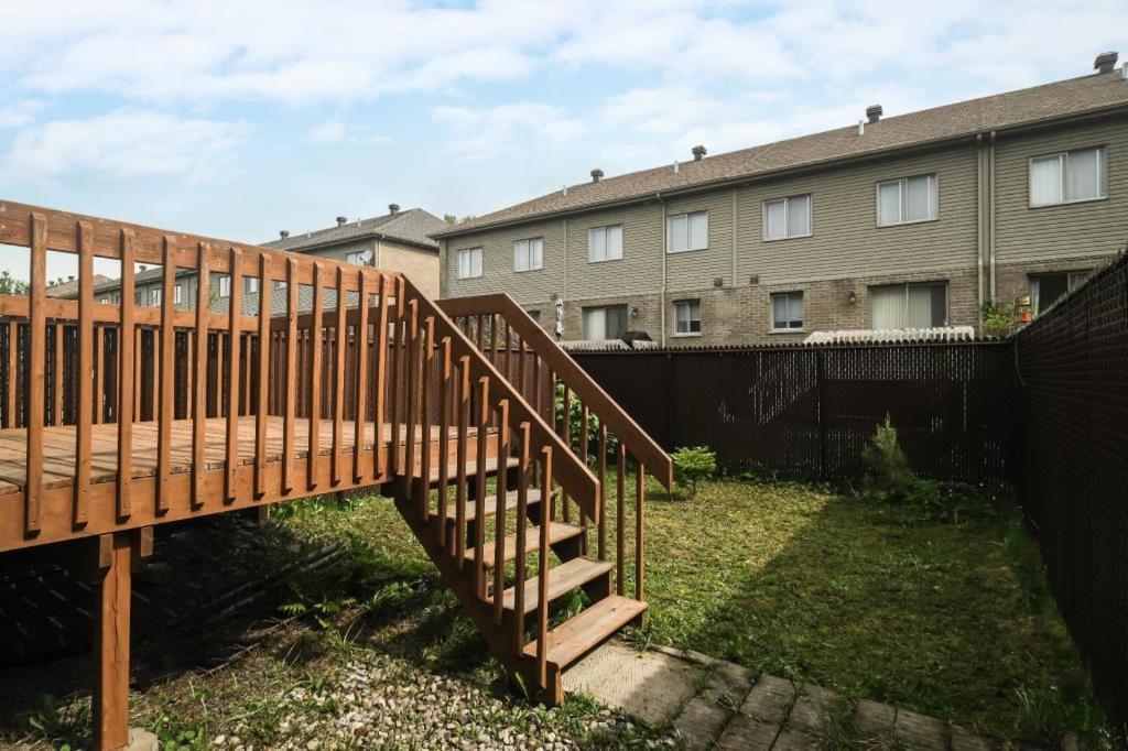 Comfort Townhouse Close To Airport