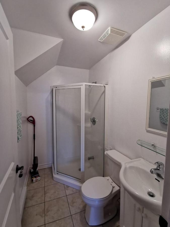 Comfort Townhouse Close To Airport *