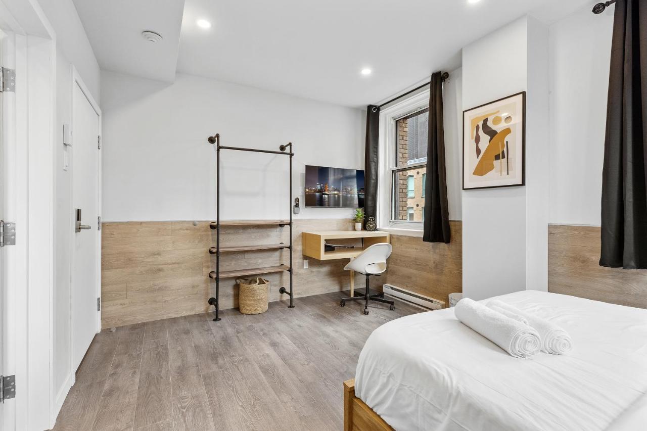 Le & Stone 3* Montreal