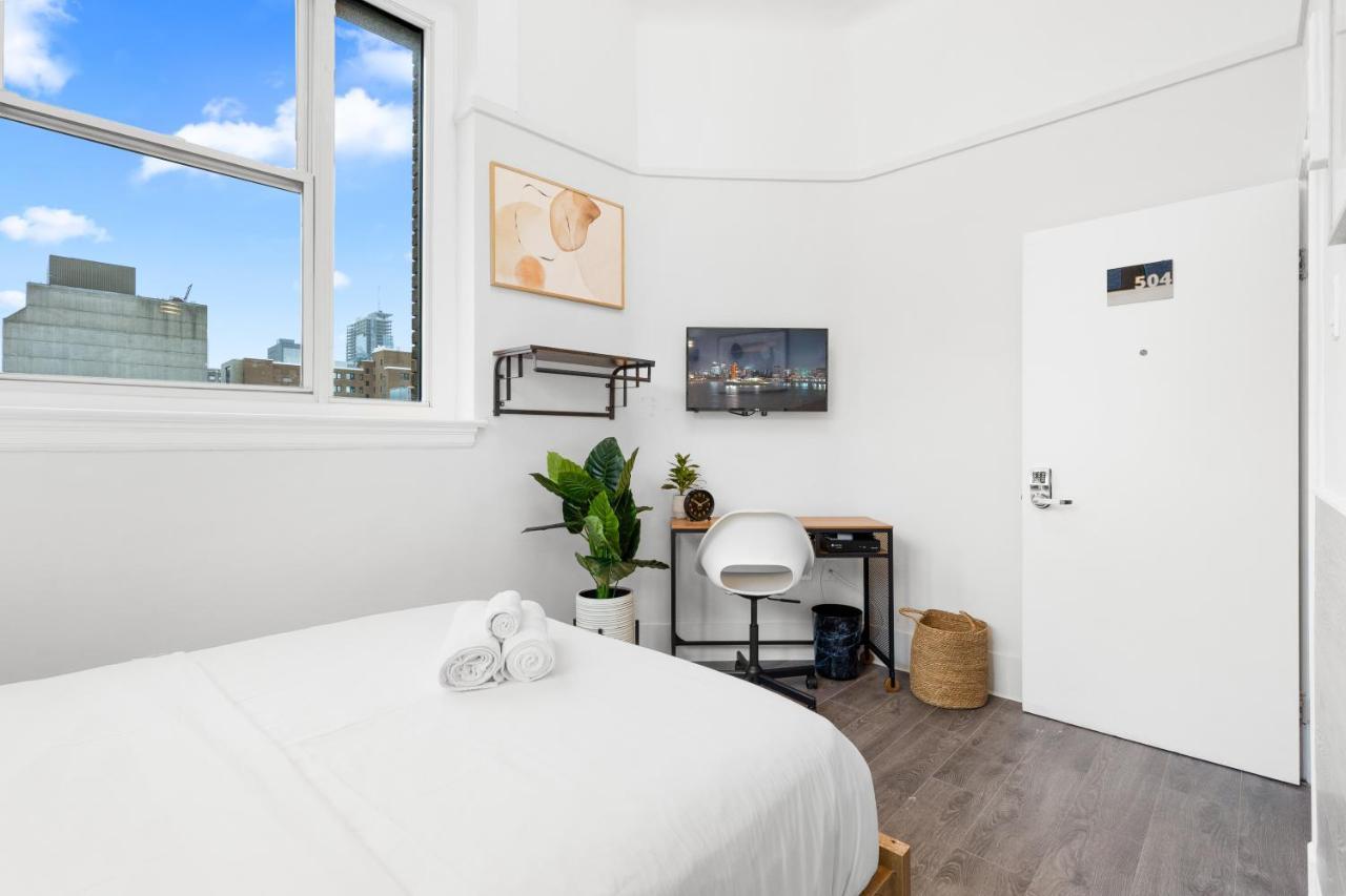 Hotel Le & Stone