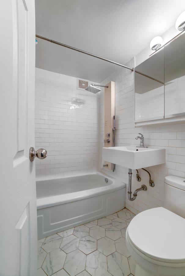 The Sherbrooke Experience 99 Apartment *