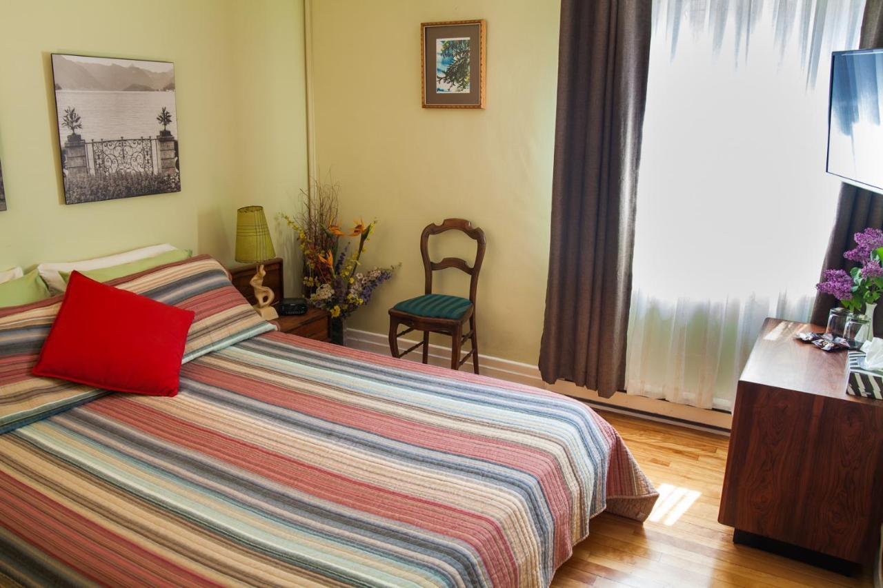 Maison Des Jardins B & B Bed & Breakfast 4*