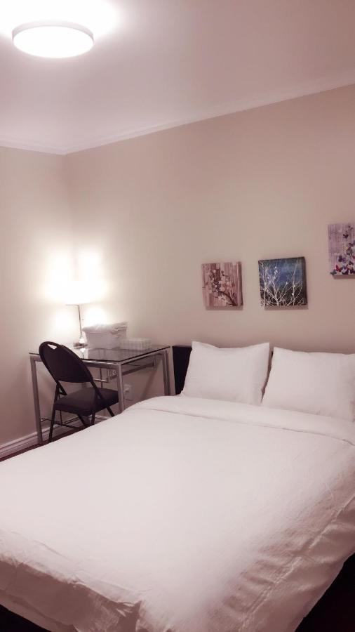 Cozy In Downtown Of Montreal