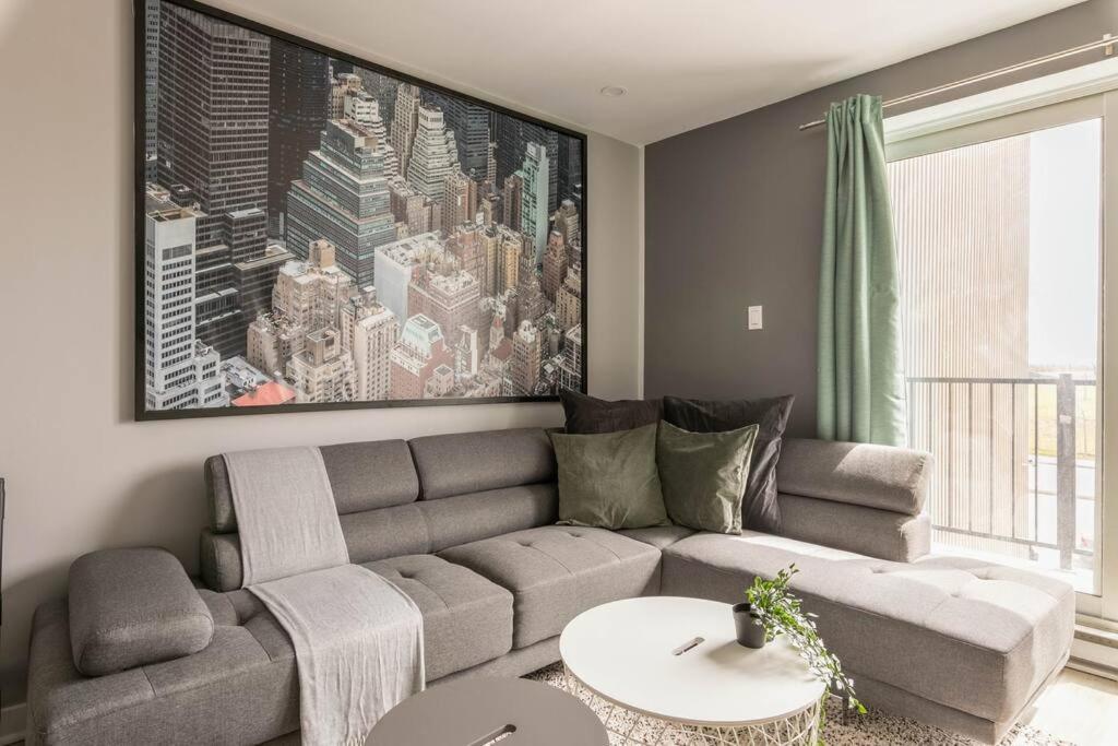 3br Escape In Stylish At Anjou Apartment *