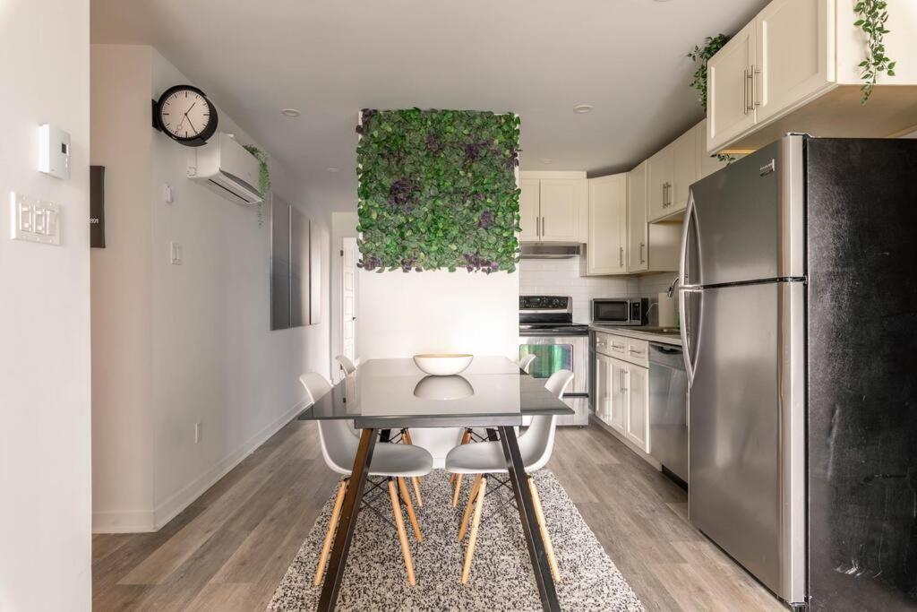 3br Escape In Stylish At Anjou * Montreal
