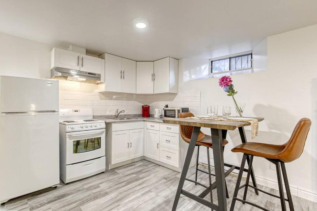 Cheerful In Plateau Mtl Apartment