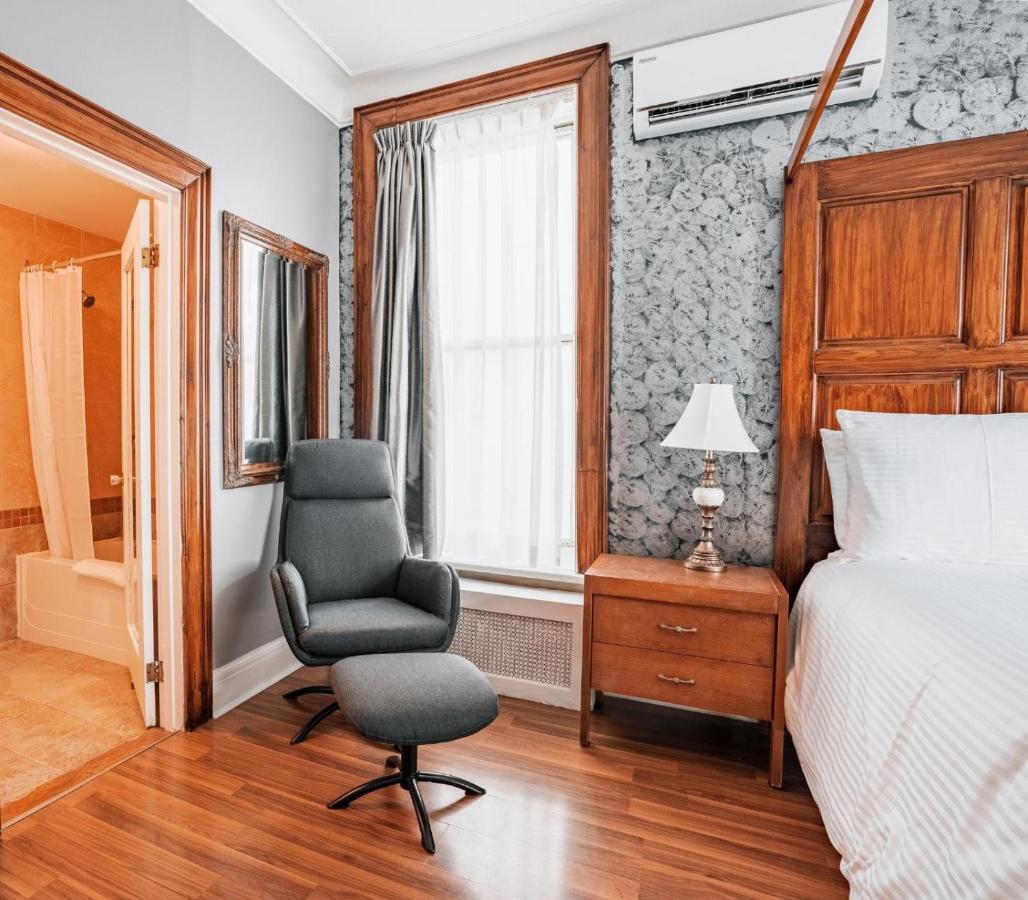 De Paris Hotel Montreal
