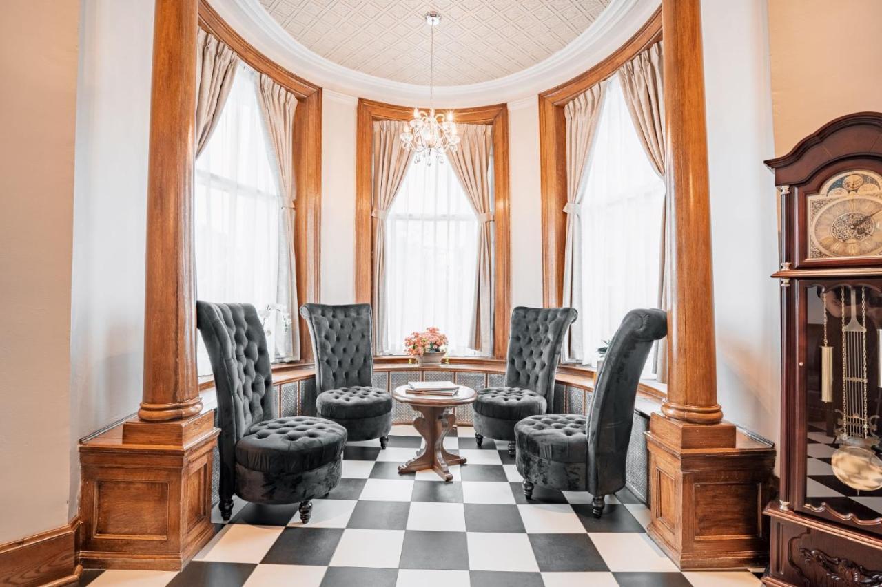 De Paris Hotel Montreal
