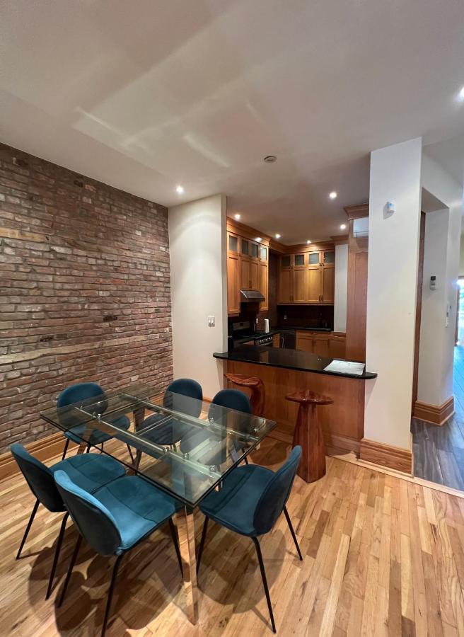 Spacious Downtown Apartment, 4br-2ba,free Wifi Apartment *