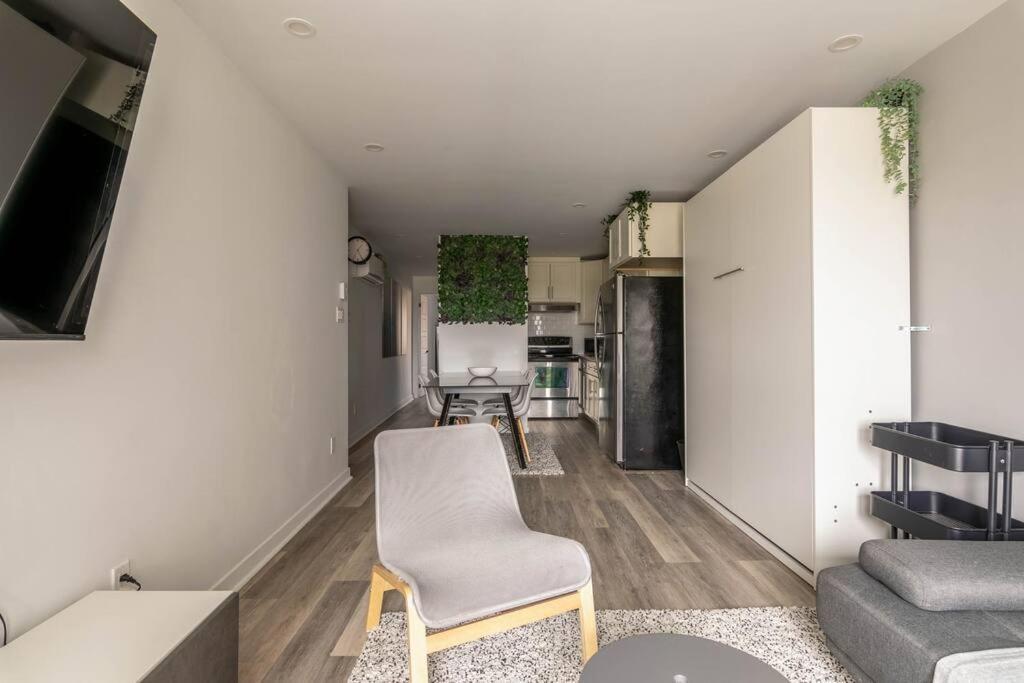 3br Escape In Stylish At Anjou Montreal