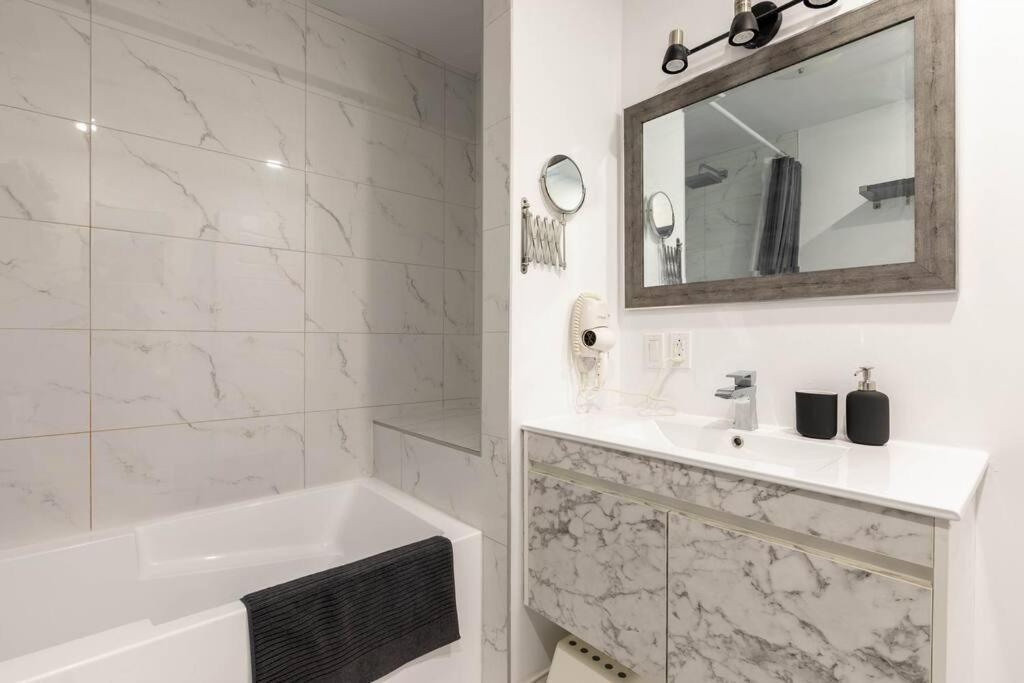 Apartment 3br Escape In Stylish At Anjou Montreal