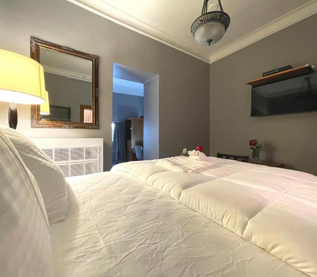 Hotel De Paris 3*