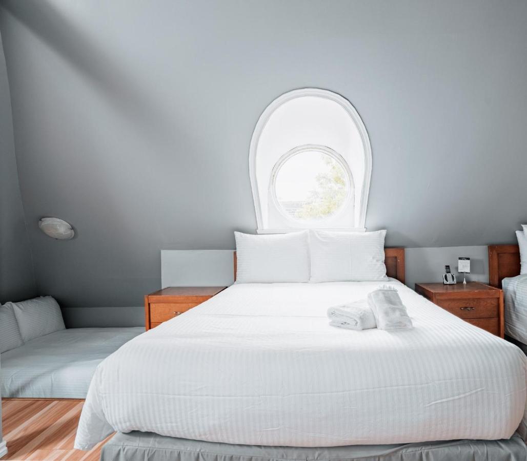 De Paris 3* Montreal