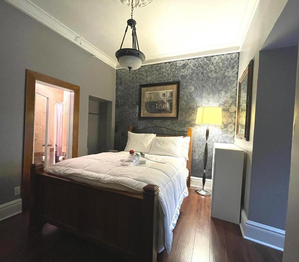 Hotel De Paris Montreal