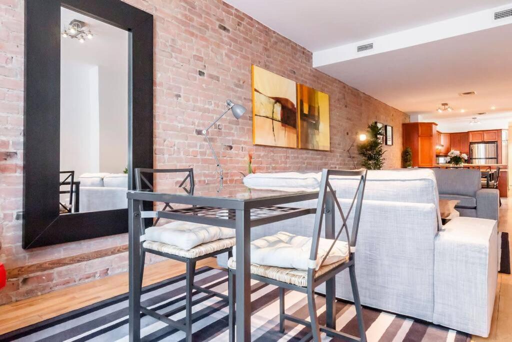 Le Metro Mont-royal By Homeinmontreal Apartment