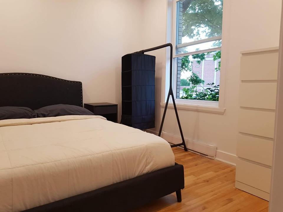 Full Kitchen \ Pet Friendly \ B Montreal