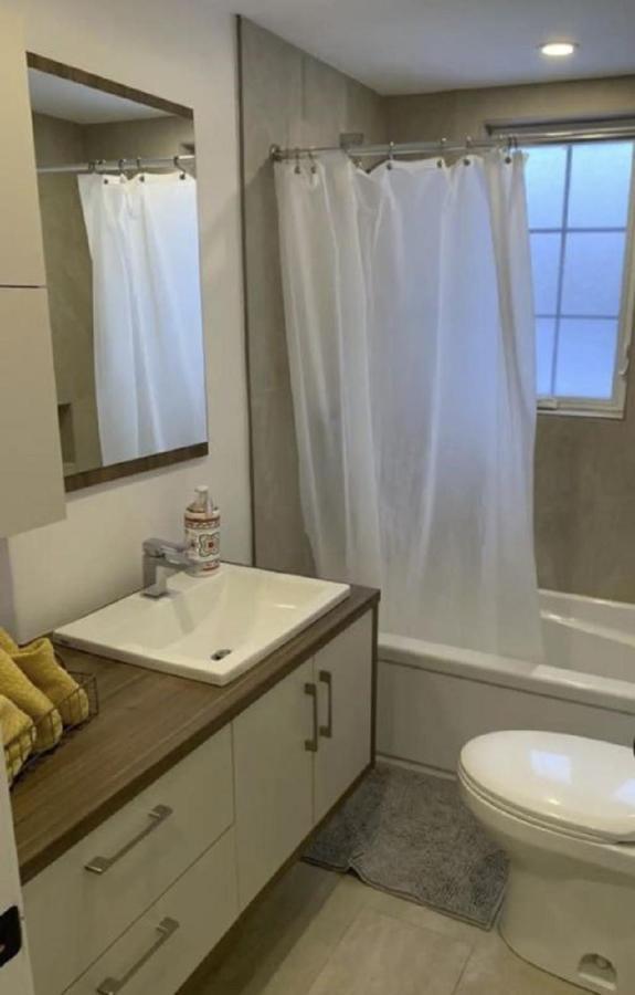 Apartment Free Parking, Beautiful 4 1/2- 2 Bedroom