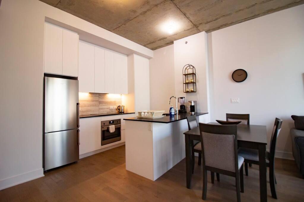 Location & Modern Apartment