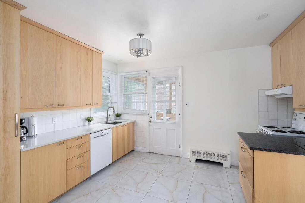 The Cartier - Free Parking Apartment *