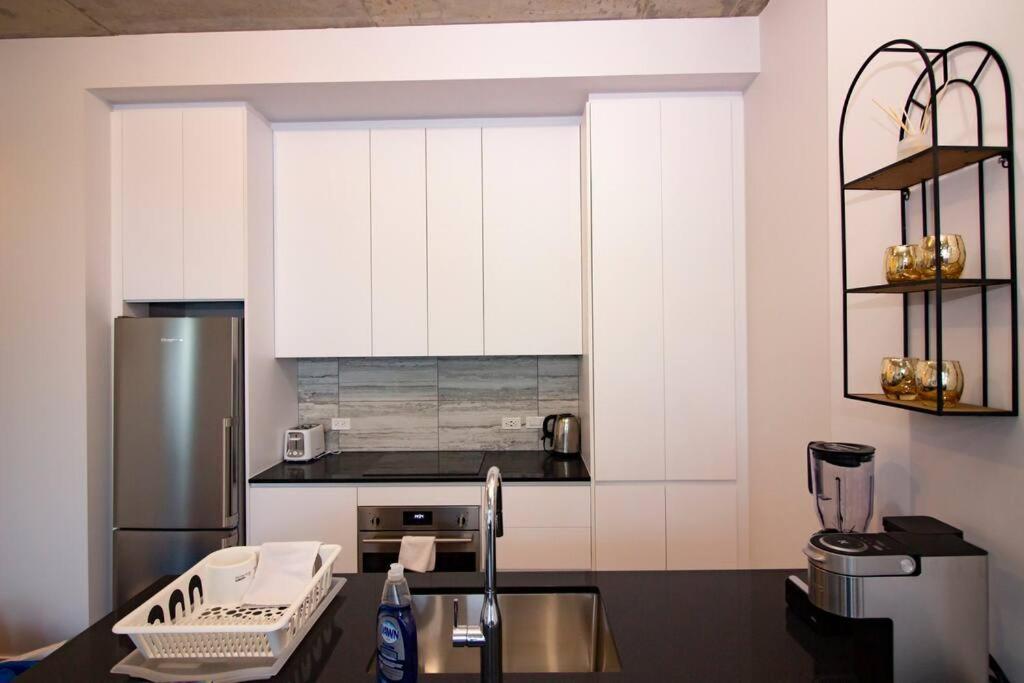 Location & Modern Apartment *