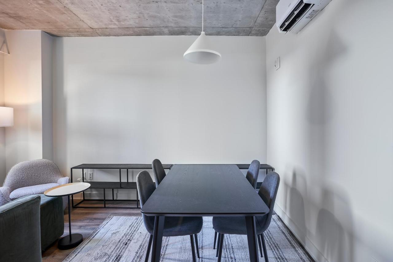Corporate / Business In Heart * Montreal