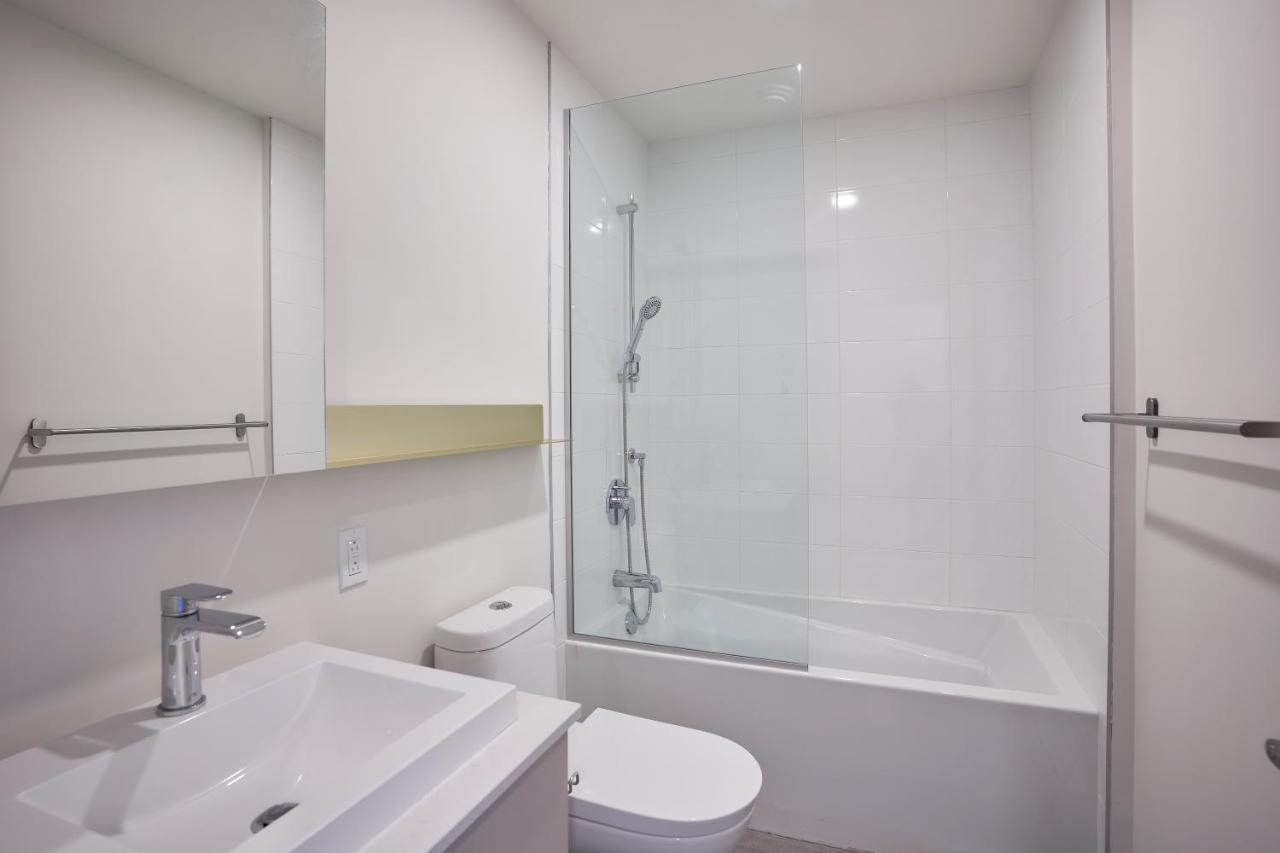 Corporate / Business In Heart Apartment *